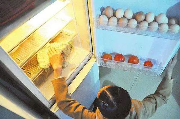 郑州一孕妇吃了块冰西瓜，竟引发早产和新生儿败血症……怎么回事？