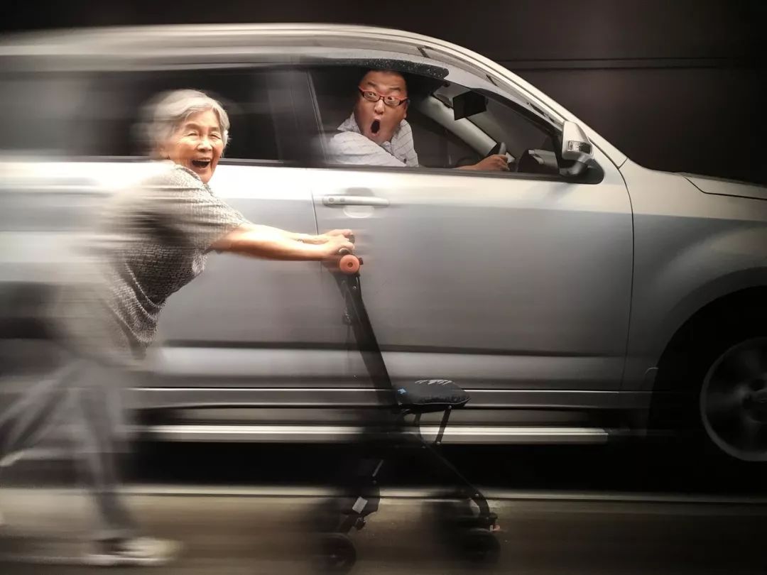 90岁日本老奶奶，酗酒飙车碰瓷却爆红网络丨小麦养老