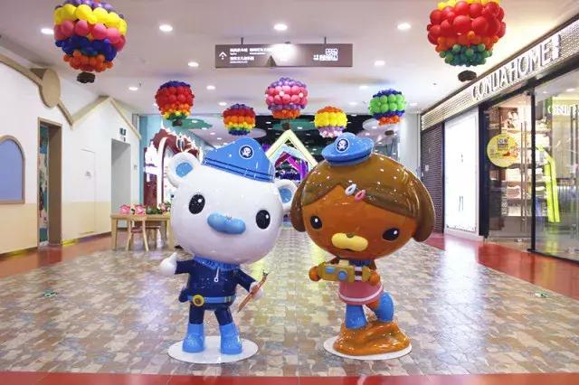 锦华区万达广场潮玩街区,锦华万达主题街区