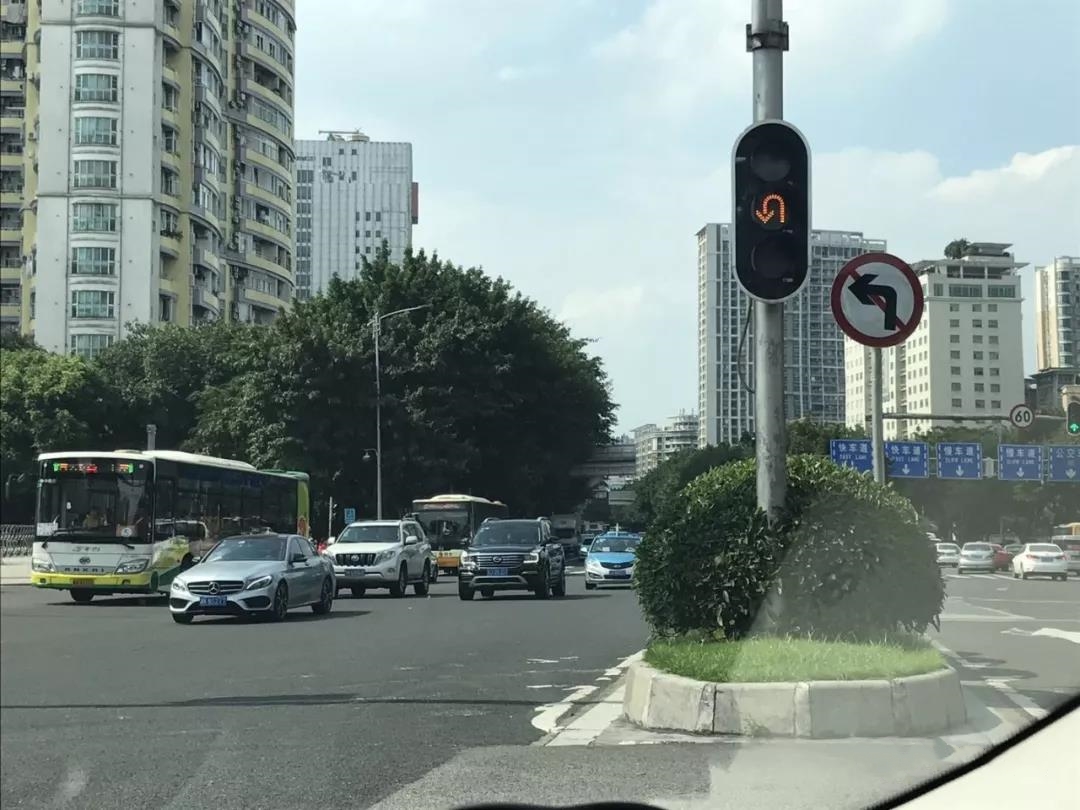 为什么有些人开车很让人讨厌,新手开车老是害怕撞到绿化带