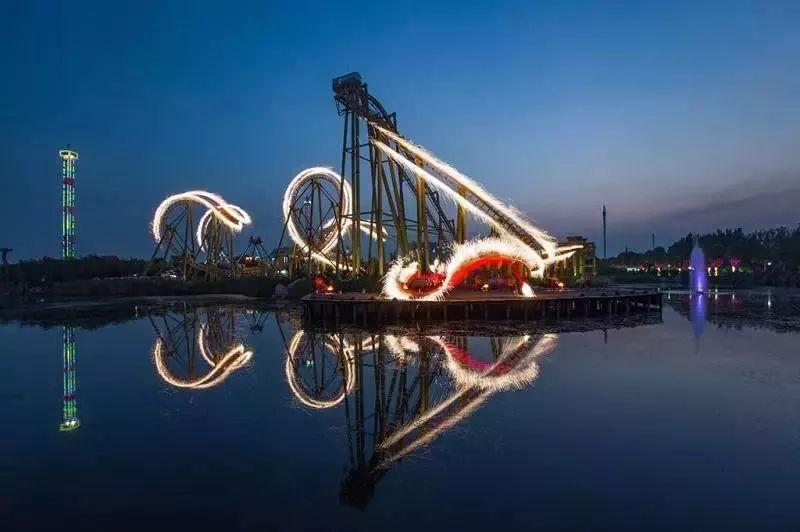 方特夜场能玩什么奇幻冬日大巡游,暑期最后一个狂欢夜一定要来方特