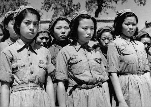 军统女间谍嫁给老农,日本女间谍嫁给八路军