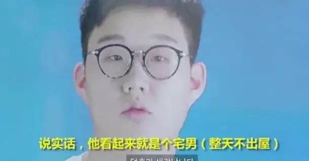 那个满身纹身的女孩,女人有纹身就是有故事的