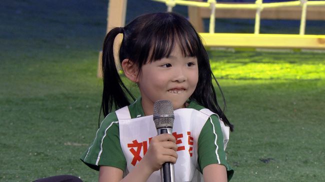 七岁小女孩跑步800米,7岁跑马拉松女孩