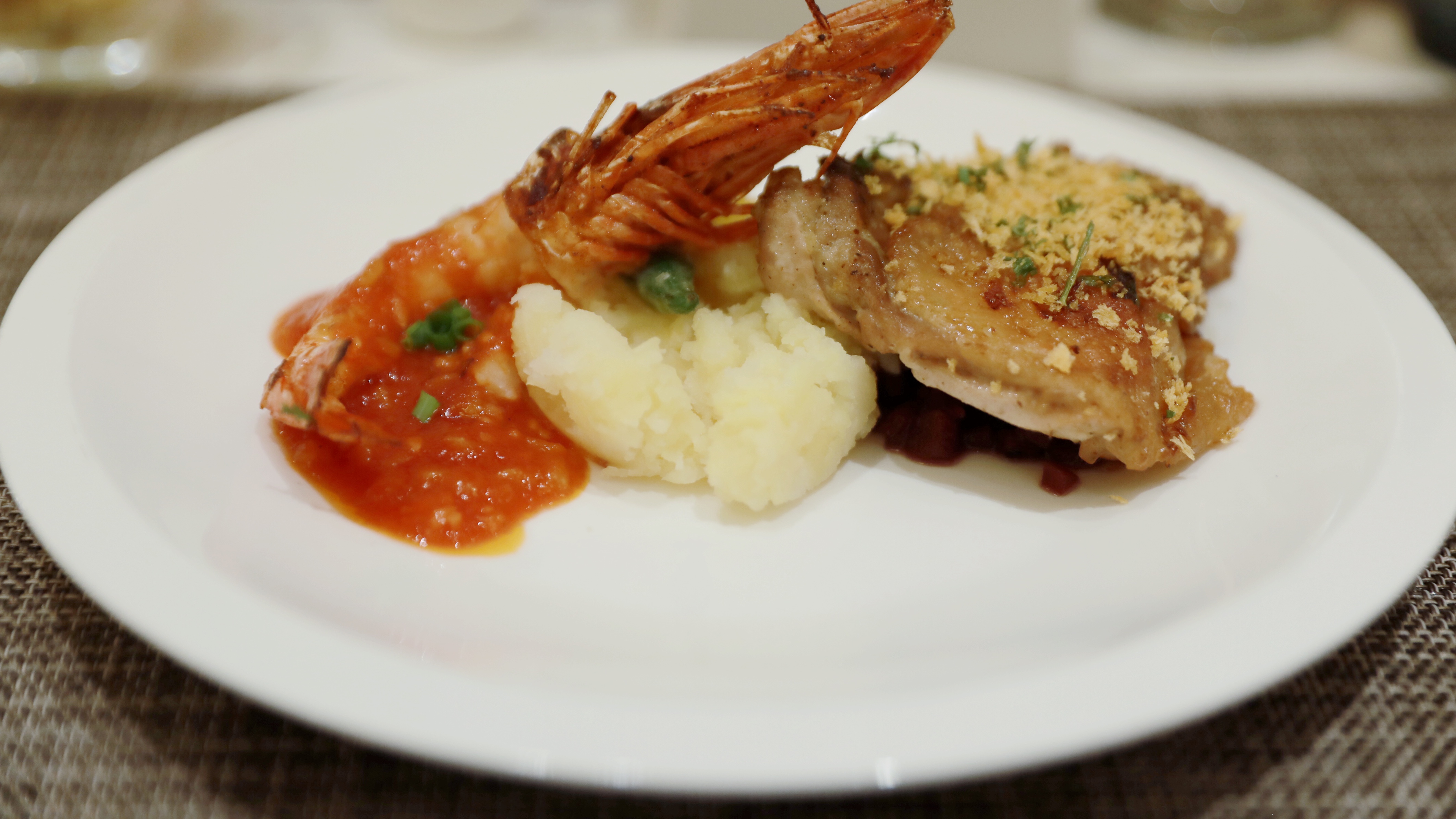 柏丽艾尚国际酒店孟州店,柏丽艾尚施婕