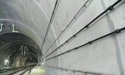 为什么高铁一到站点手机就信号差,怎么解决高铁上信号不好的问题