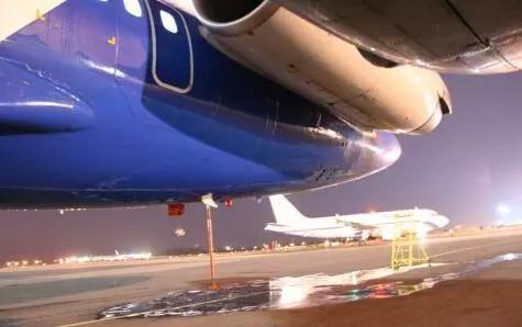 飞机上的排泄物都排去哪儿了啊,飞机上的排泄物到底去哪里了