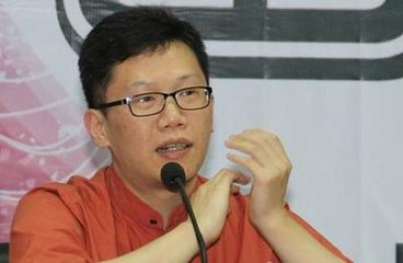‘哎呦，这球进了’！洪钢的解说比韩乔生还要刘建宏啊！