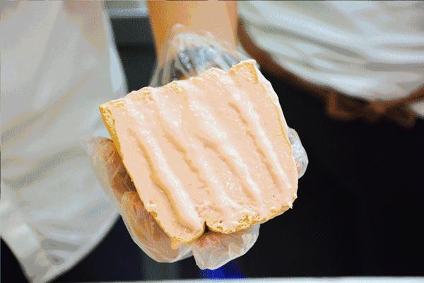 魔都“乳酪包扛霸子”首现淄博！排队挤爆万象汇！