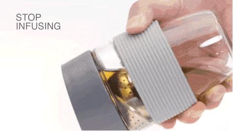 一颗球就能让茶水分离？王菲都爱不释手的丹麦茶杯