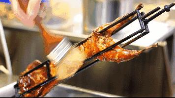 兔头一年卖100万只兔,一天卖200只的兔子