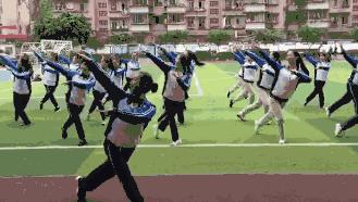 来，一二三四，二二三四，三二……