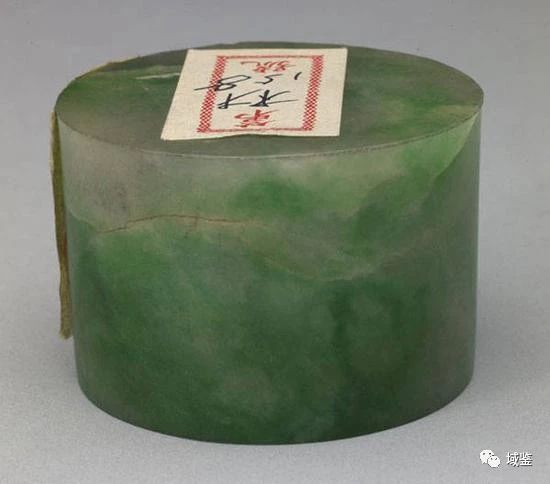 清代翡翠手镯鉴赏,钗头缀玉虫金盘