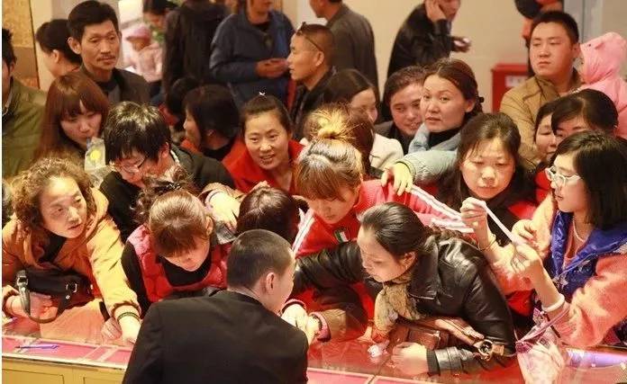 土耳其货币崩盘后怎么样了,土耳其货币崩盘买什么