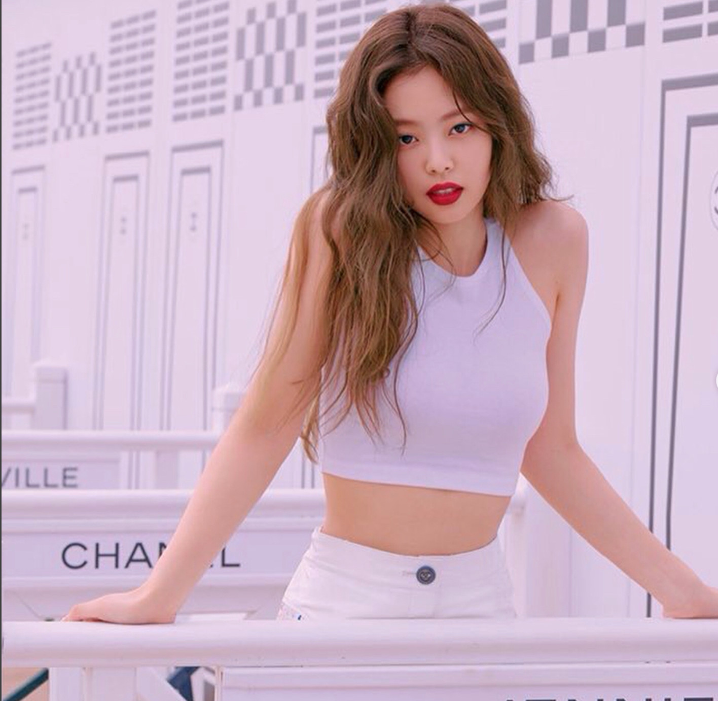 blackpinkjennie粉色穿搭香奈儿,blackpinkjennie镂空衣服