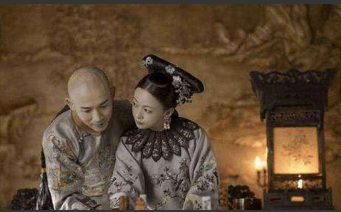 皇上和皇后太过恩爱,皇上和皇后十分恩爱