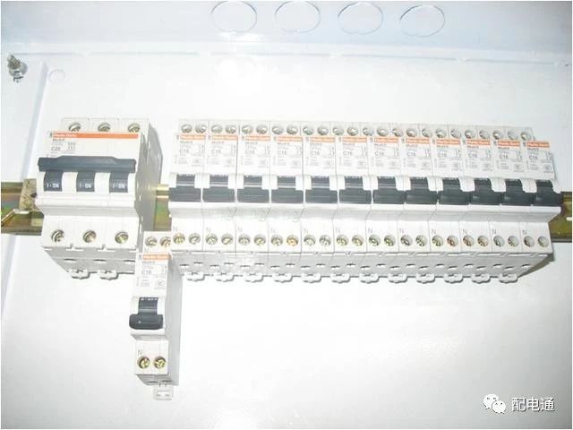 读文字太累？图文教会你配电箱接线全过程