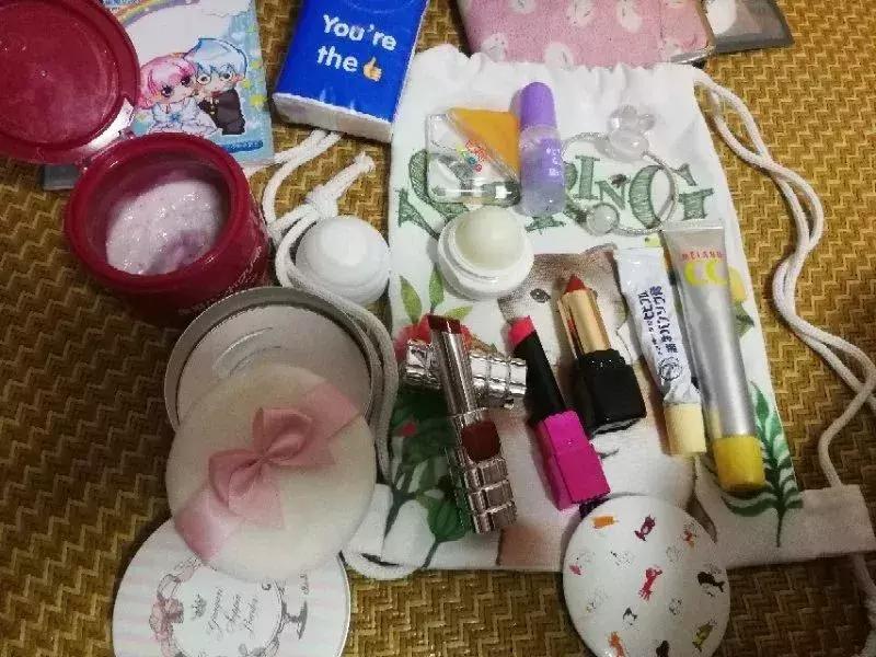 粉丝的包包,粉丝的口红