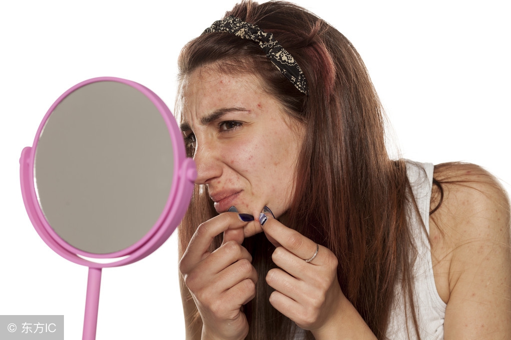 脸上长痘是五脏不健康！吃两物清热解毒，改善青春痘