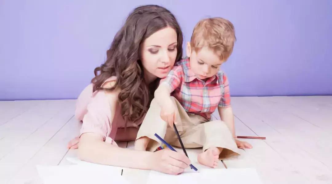 没有绘画基础怎么教孩子画画,孩子画画是临摹好还是自己想象好