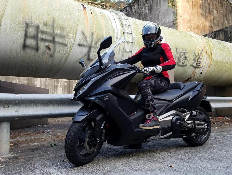 最强大绵羊踏板ak550,光阳ak550踏板评测视频