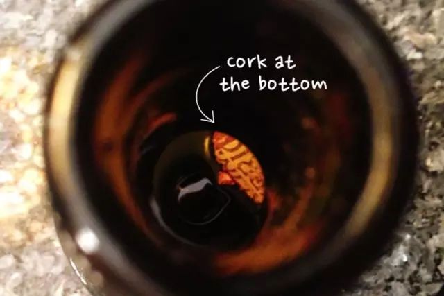葡萄酒瓶塞干燥怎么复原,葡萄酒瓶塞掉下去了怎么办