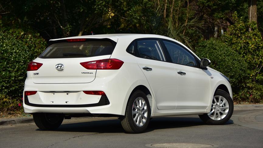 后备箱很能装的两厢车,后备箱很大适合旅行