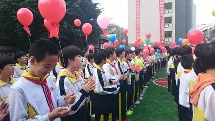 福州屏东中学校服,福州有什么学校校服是全橙色的