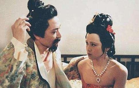 红楼第一美人，皇室的女儿，秦可卿为何甘愿和公公发生不伦恋？