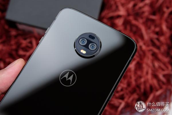 摩托罗拉motoz3测试,摩托罗拉motoz3开箱
