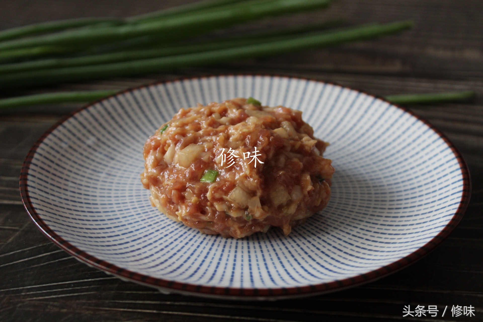 放马蹄的四喜丸子做法,四喜丸子放荸荠和馒头哪个好吃