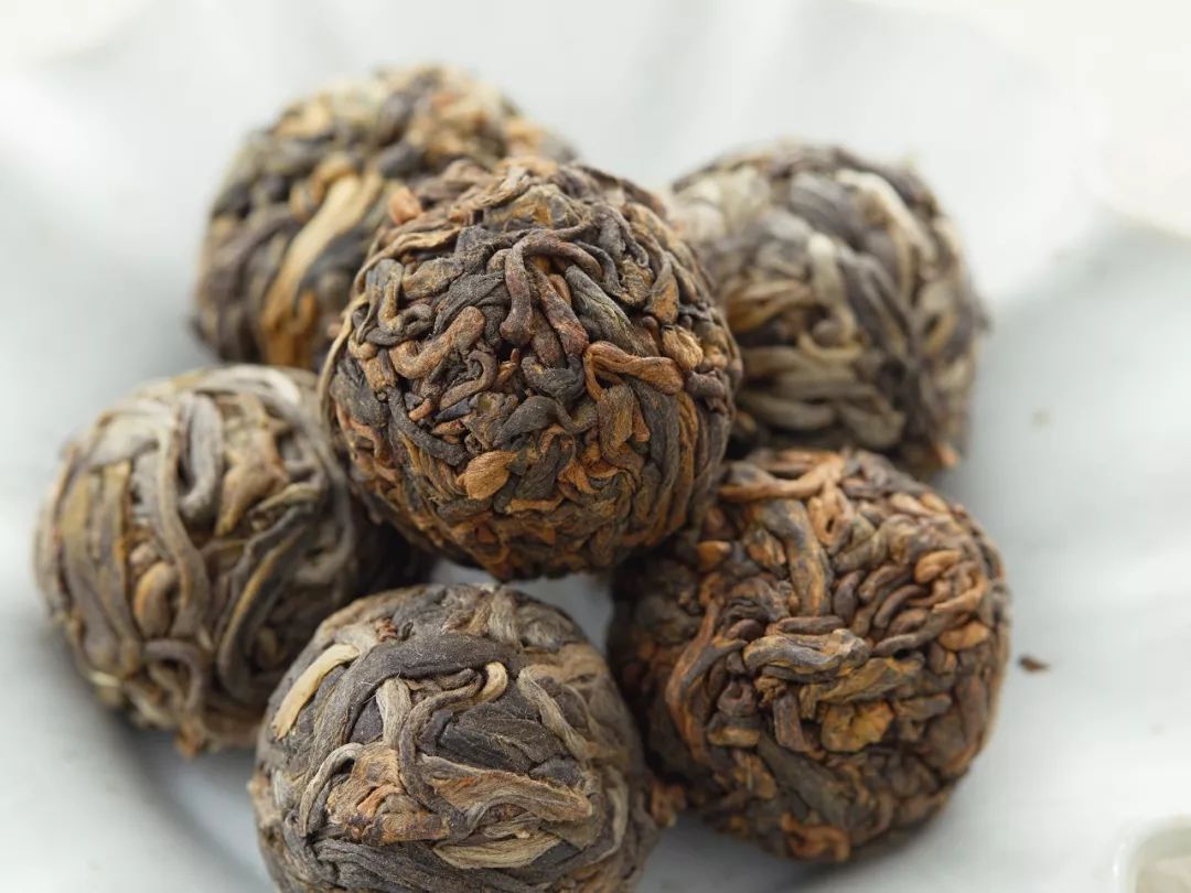 布朗族普洱茶的制作工艺,勐库源头手工制作普洱茶老工艺