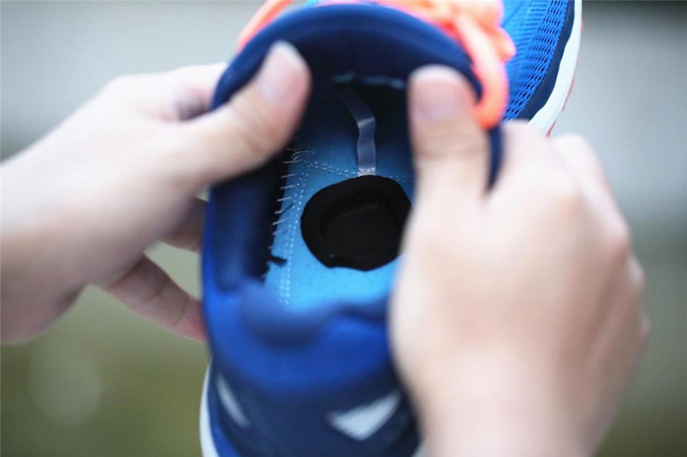 咕咚厚底跑鞋测评,299超轻软底跑鞋