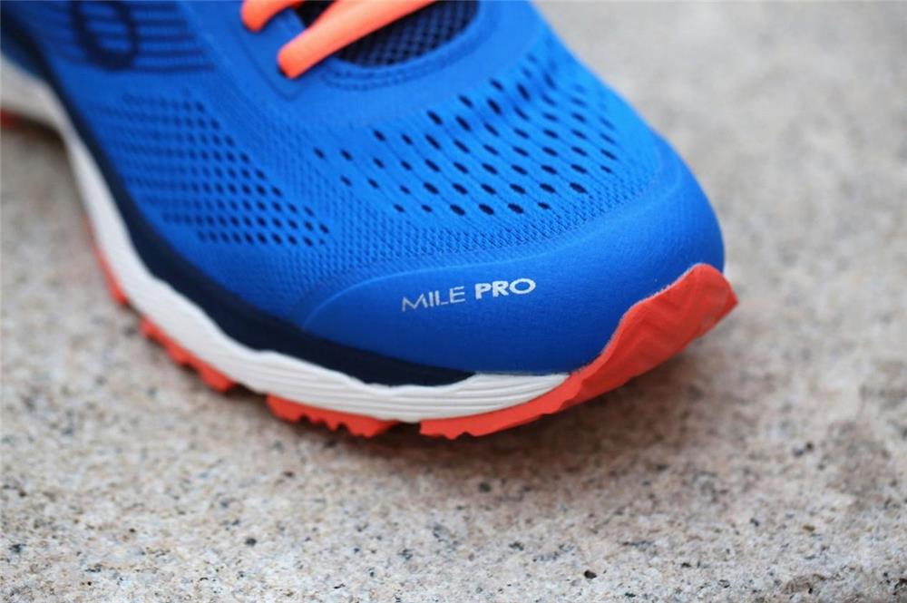 咕咚厚底跑鞋测评,299超轻软底跑鞋