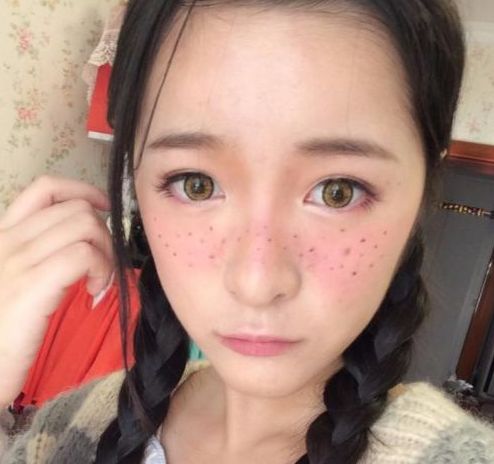 彩妆潮流趋势发布秀,2023年彩妆流行趋势