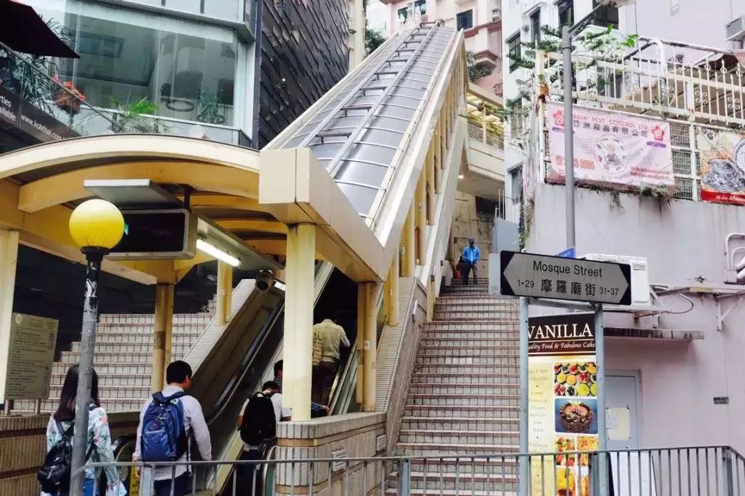 正宗*袜丝**奶茶，免税的包包，维港的夜景……下月起和你只有8个小时动车的距离！