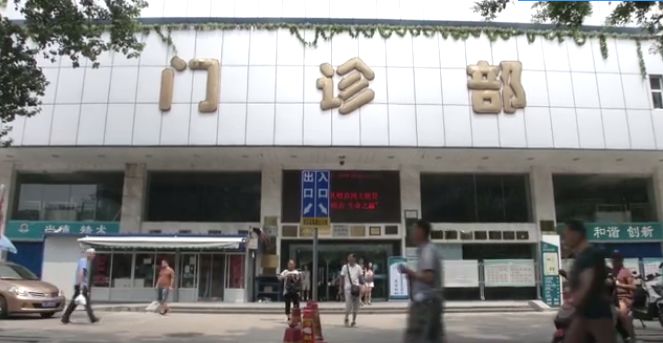 吃个西瓜差点丢掉小命,3岁宝宝吃了西瓜呕吐怎么办