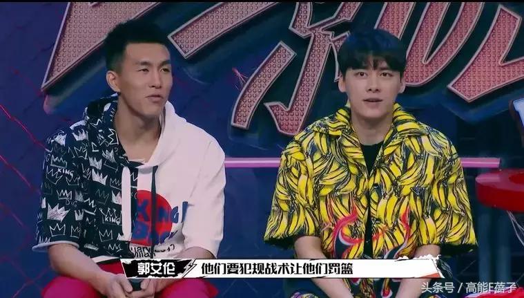 为什么李易峰话题度那么高,李易峰和粉丝相爱相杀的瞬间