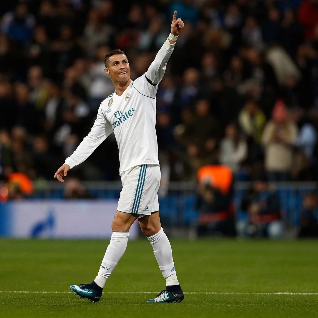 拒绝特殊化，C罗终于脱下长袖，穿上短袖，只为与队友更加团结