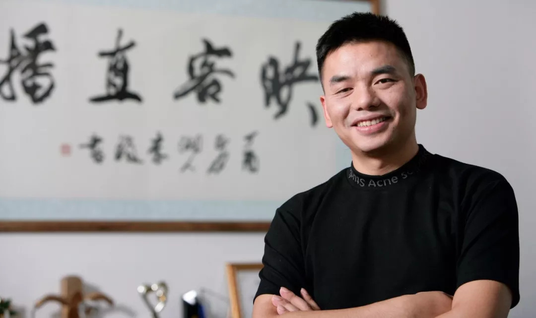 创业三年敲钟，奇迹映客背后的刀尖时刻