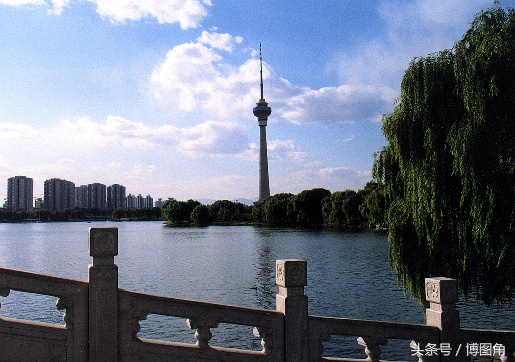 中南海与故宫位置图片,中南海与故宫中间的建筑是