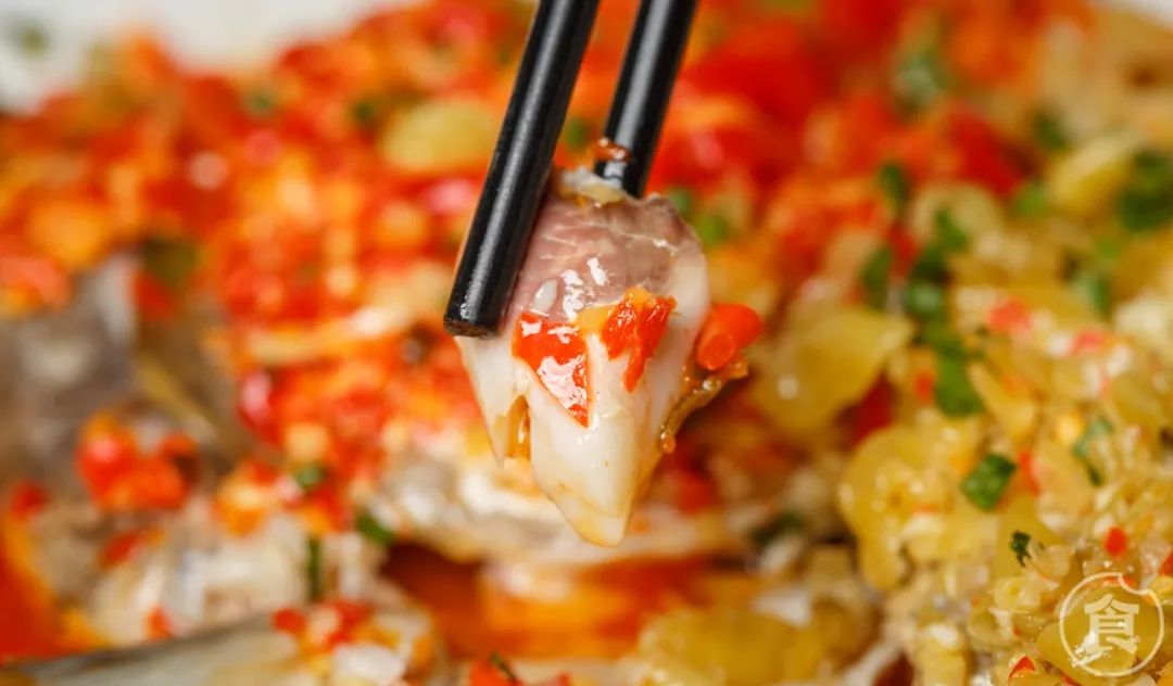 酸嫩滑的窑鸡,皮脆肉嫩爆汁烧鸡出炉