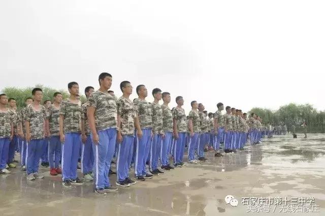 石家庄学校军训视频,27中学校石家庄军训