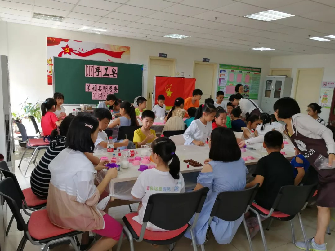 2018秋季大片《开学》即将全国上映，你的社区活动记录单领（qiāo）取（zhāng）了吗？