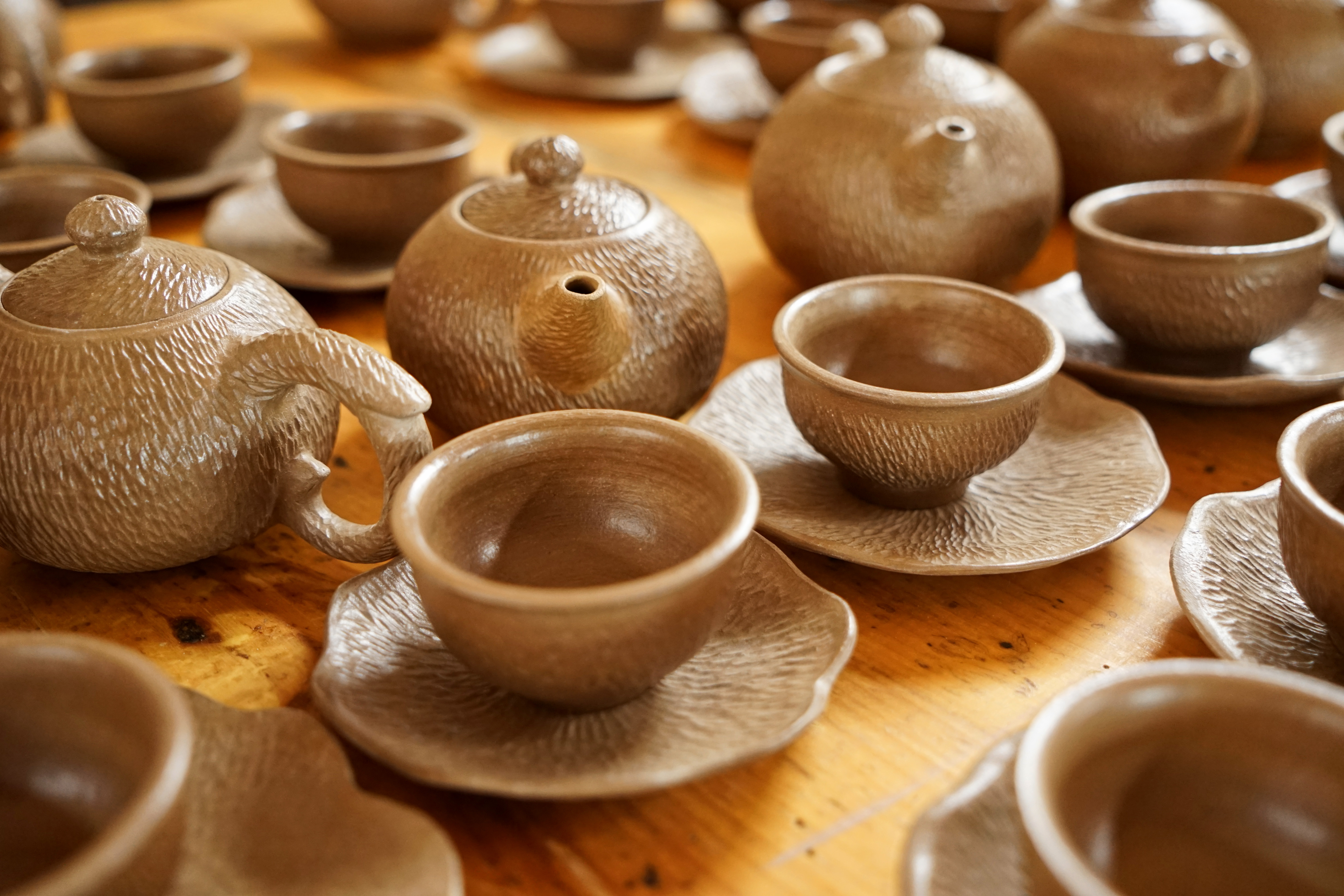 黑陶的前世今生：5000年古文明技艺把泥土炼成“黑金”