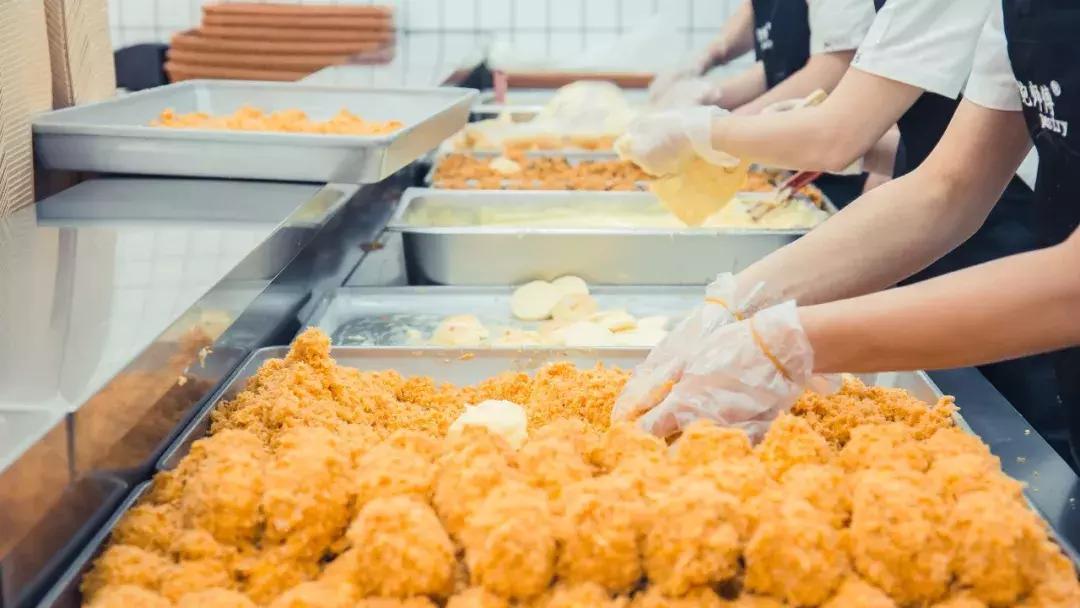 解放碑鲍师傅小贝,鲍师傅肉松小贝解放碑店