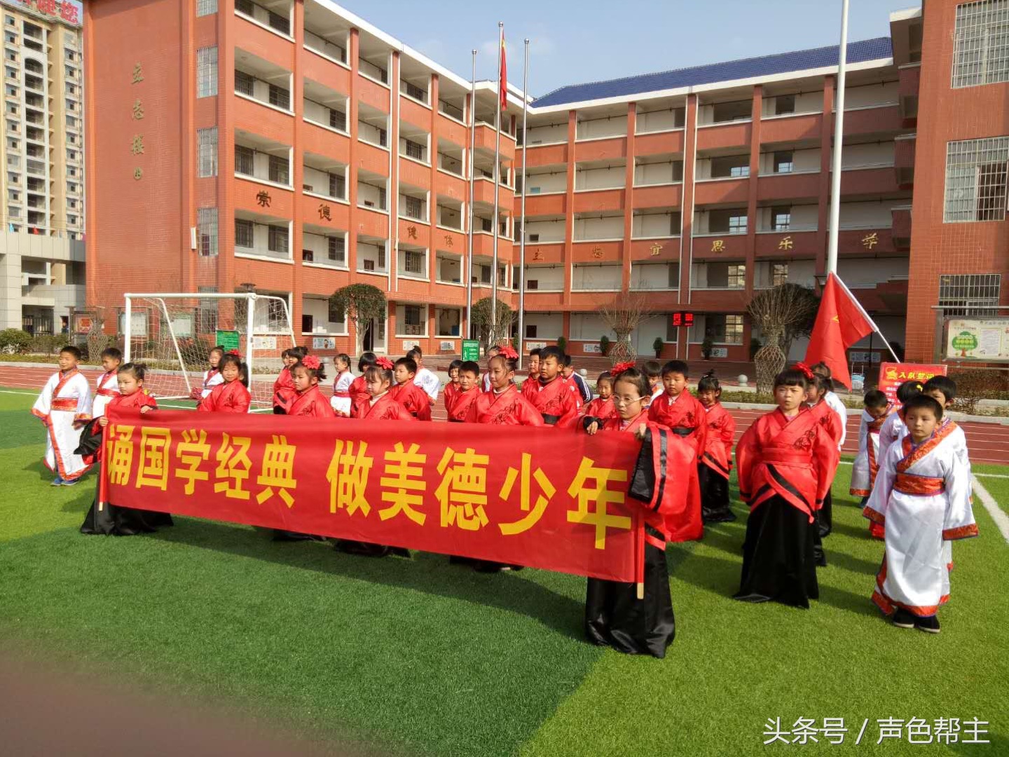 小学校长对学生的影响,为什么说一个学校校长很重要