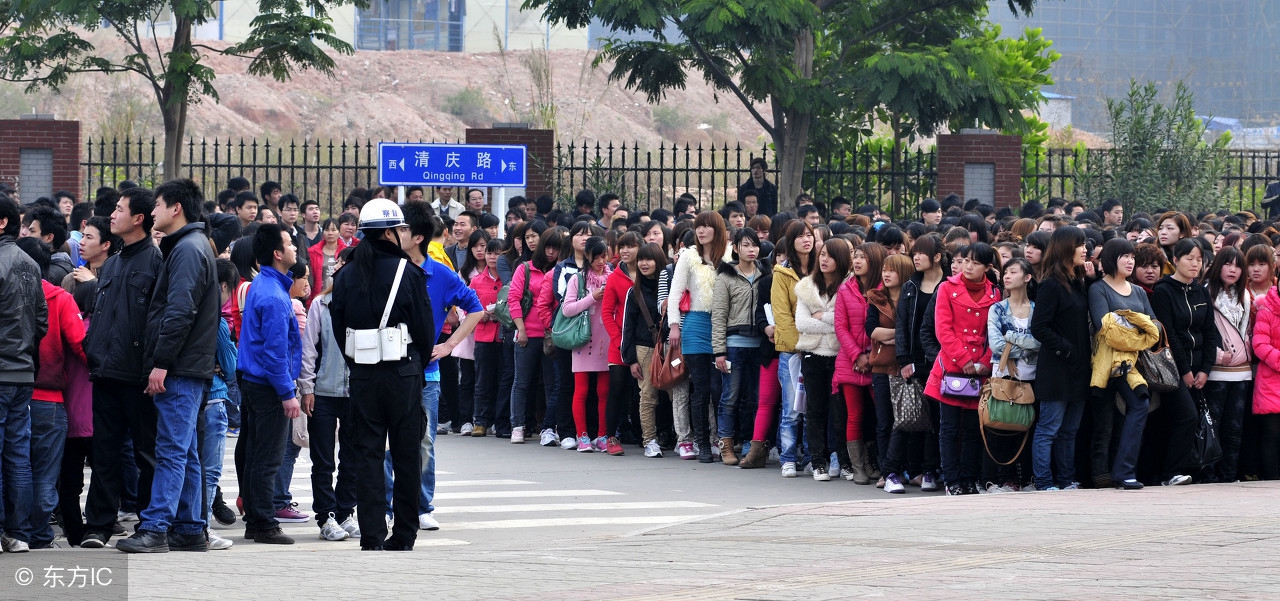 富士康到底是什么厂？老板是否对员工负责？网友说：黑厂！