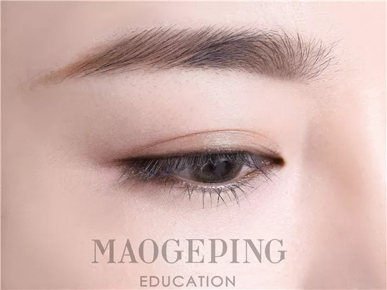 日常简单又好看的妆容应该怎么画,超简单的妆步骤