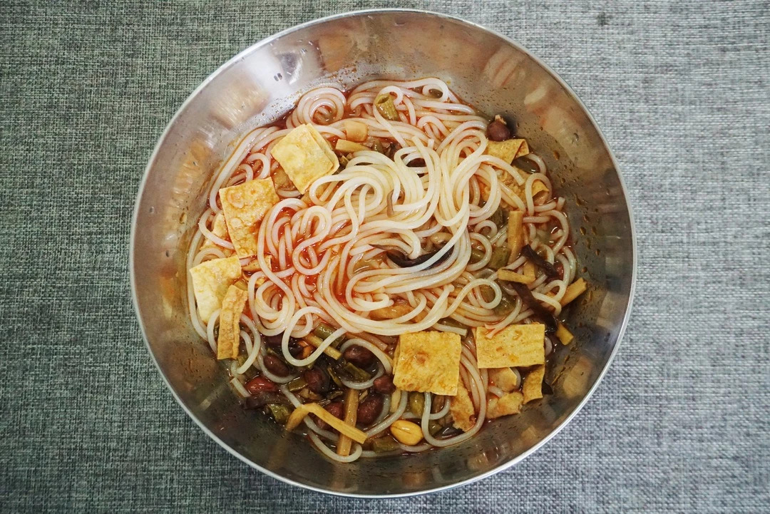 不务正业研究所,哪款螺蛳粉是最好吃的测评